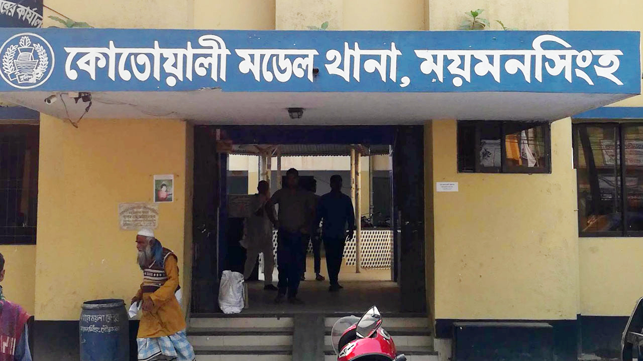 গৌরীপুরে বাসের ধাক্কায় শিশুসহ চারজন নিহত